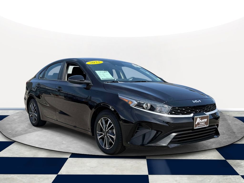 Used 2023 Kia Forte LXS w/ LXS Technology Package image 1