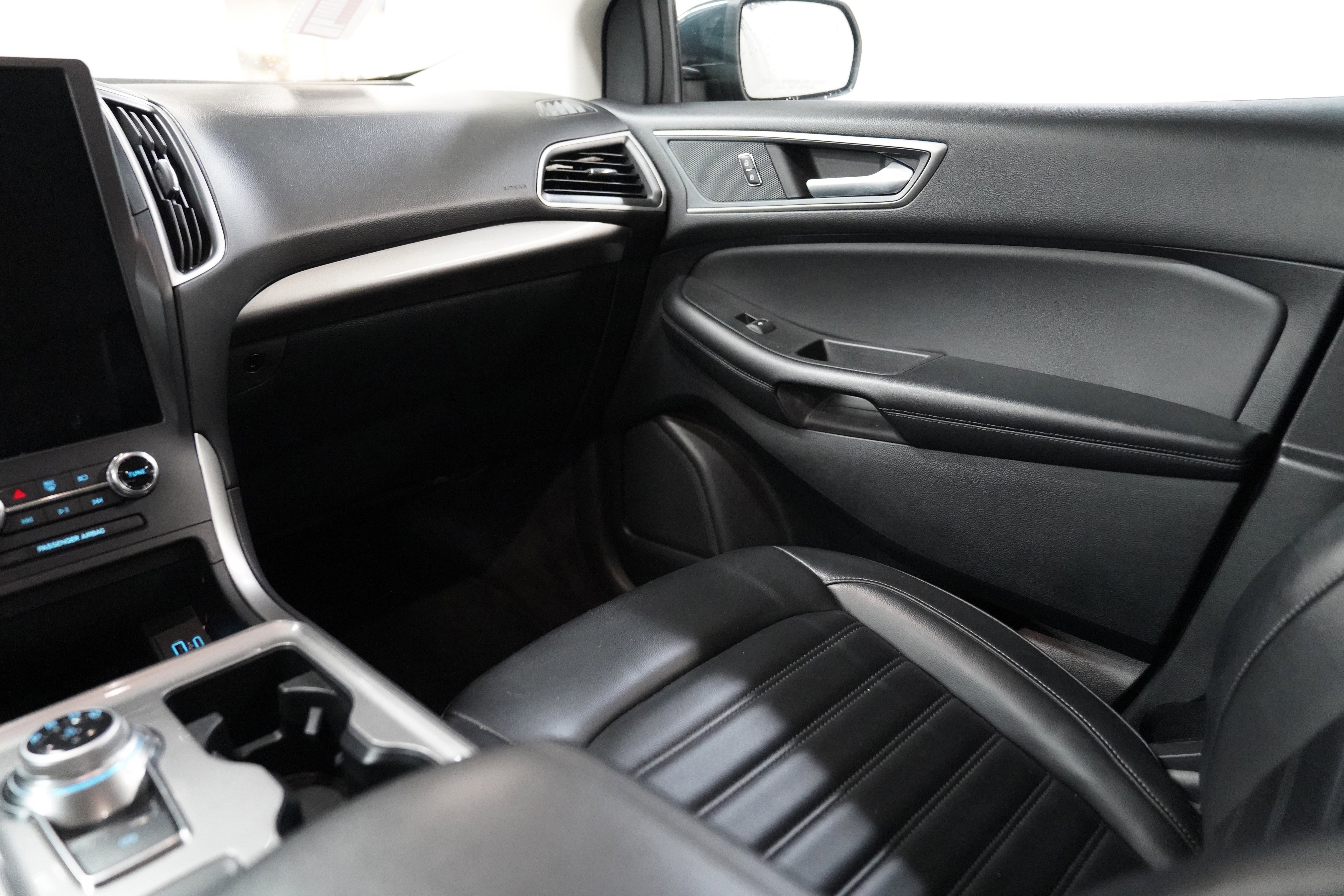 Used 2023 Ford Edge SEL image 13