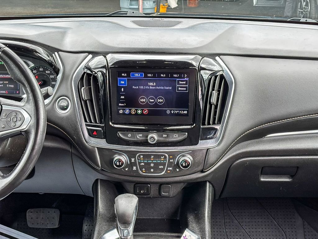 Used 2021 Chevrolet Traverse LT image 15