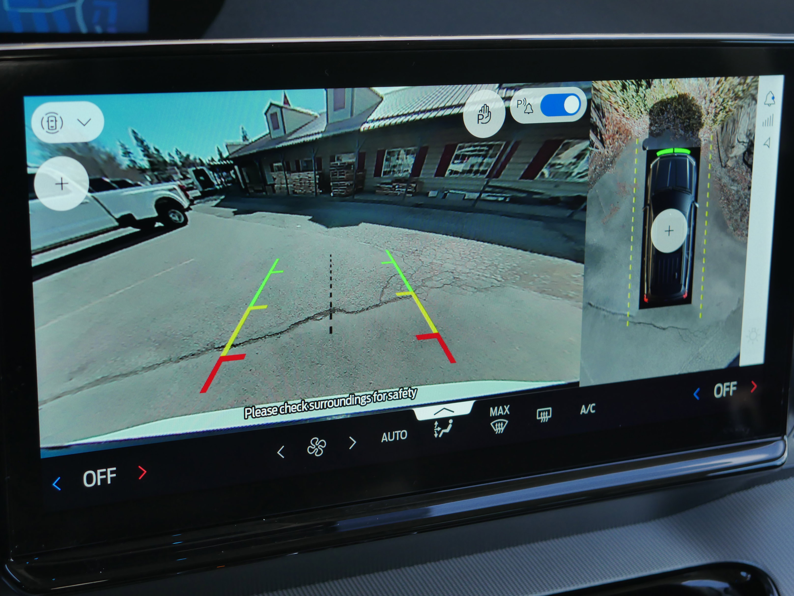 Certified 2025 Ford Expedition Active AWD/4WD image 14