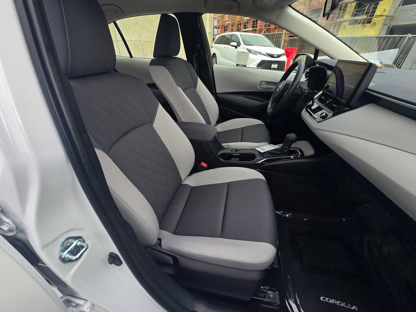 Used 2026 Toyota Corolla LE w/ LE Premium Package image 11