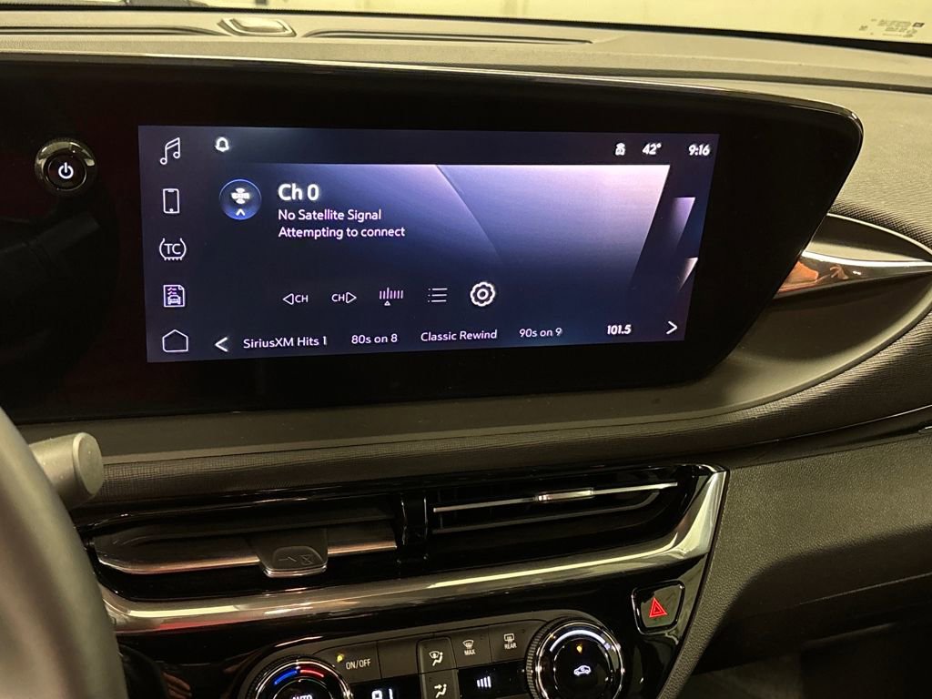 Used 2025 Buick Envista Sport Touring image 36