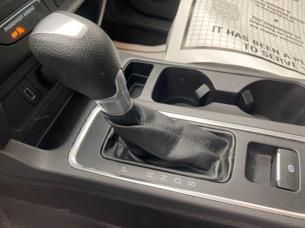 Used 2017 Ford Escape SE w/ Equipment Group 201A image 28