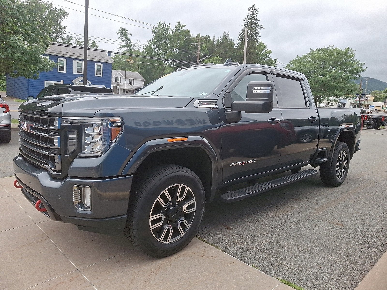 Used 2020 GMC Sierra 2500 AT4 w/ AT4 Premium Package image 3