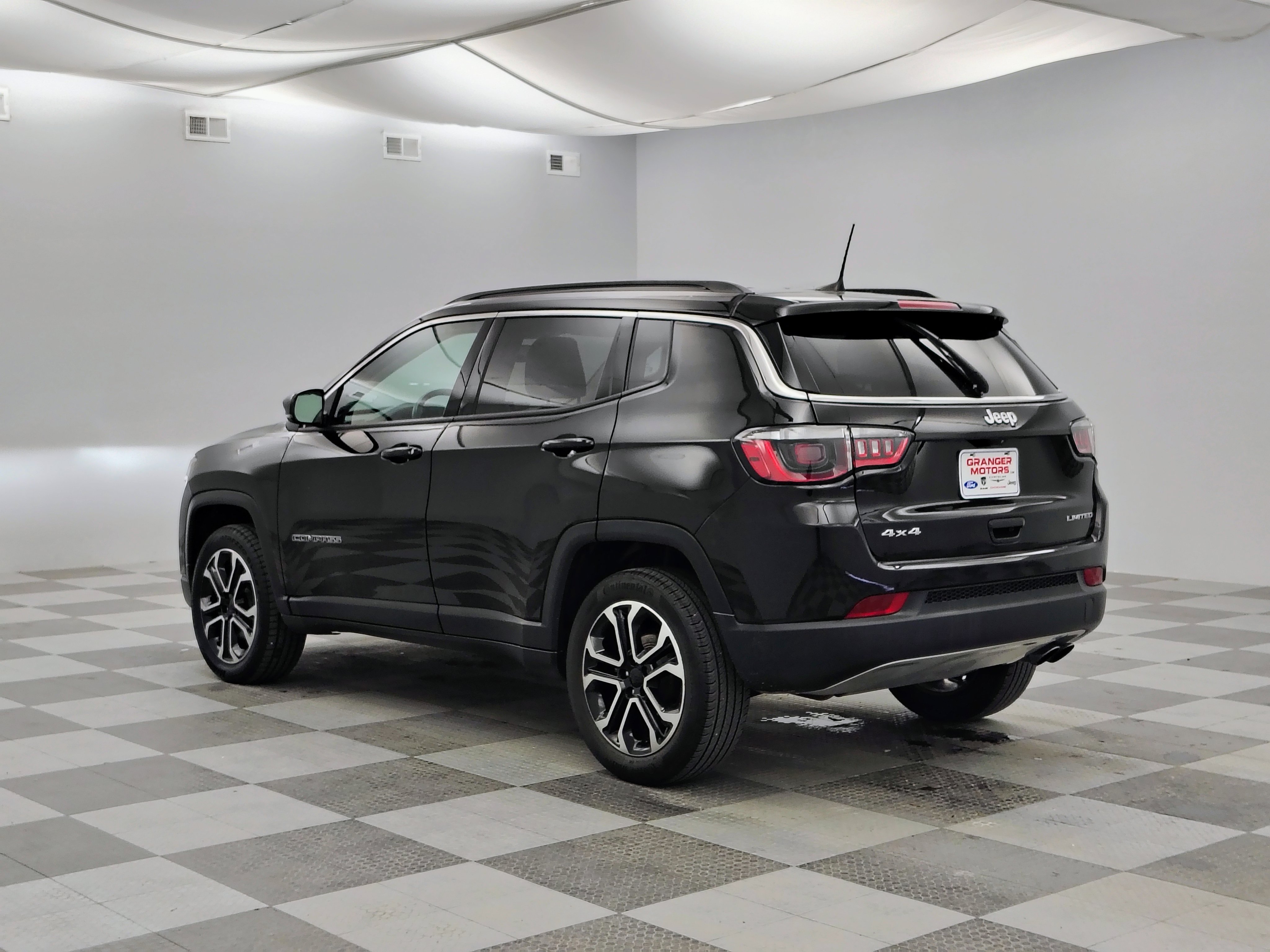 Used 2022 Jeep Compass Limited AWD/4WD image 7