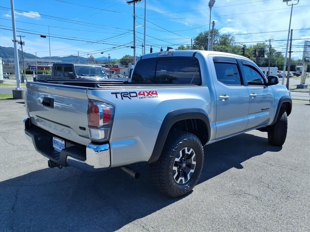 Used 2023 Toyota Tacoma TRD Off-Road AWD/4WD image 3