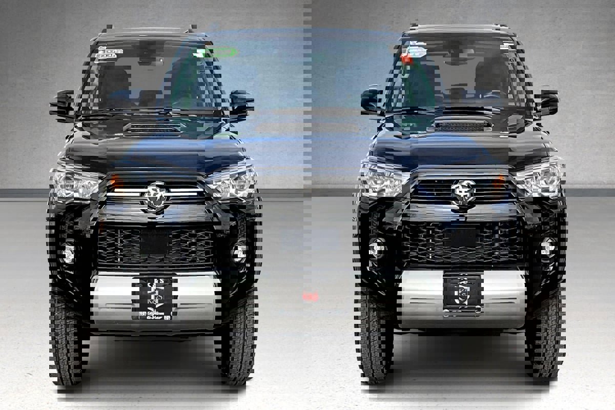 Used 2024 Toyota 4Runner TRD Off-Road image 3