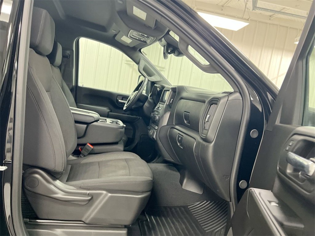 Used 2025 Chevrolet Silverado 2500 Custom w/ Custom Value Package image 21