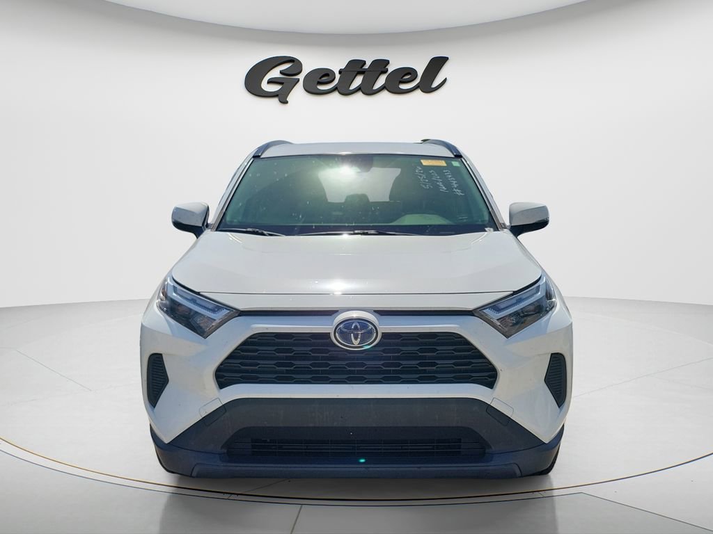 Used 2023 Toyota RAV4 XLE AWD/4WD image 2