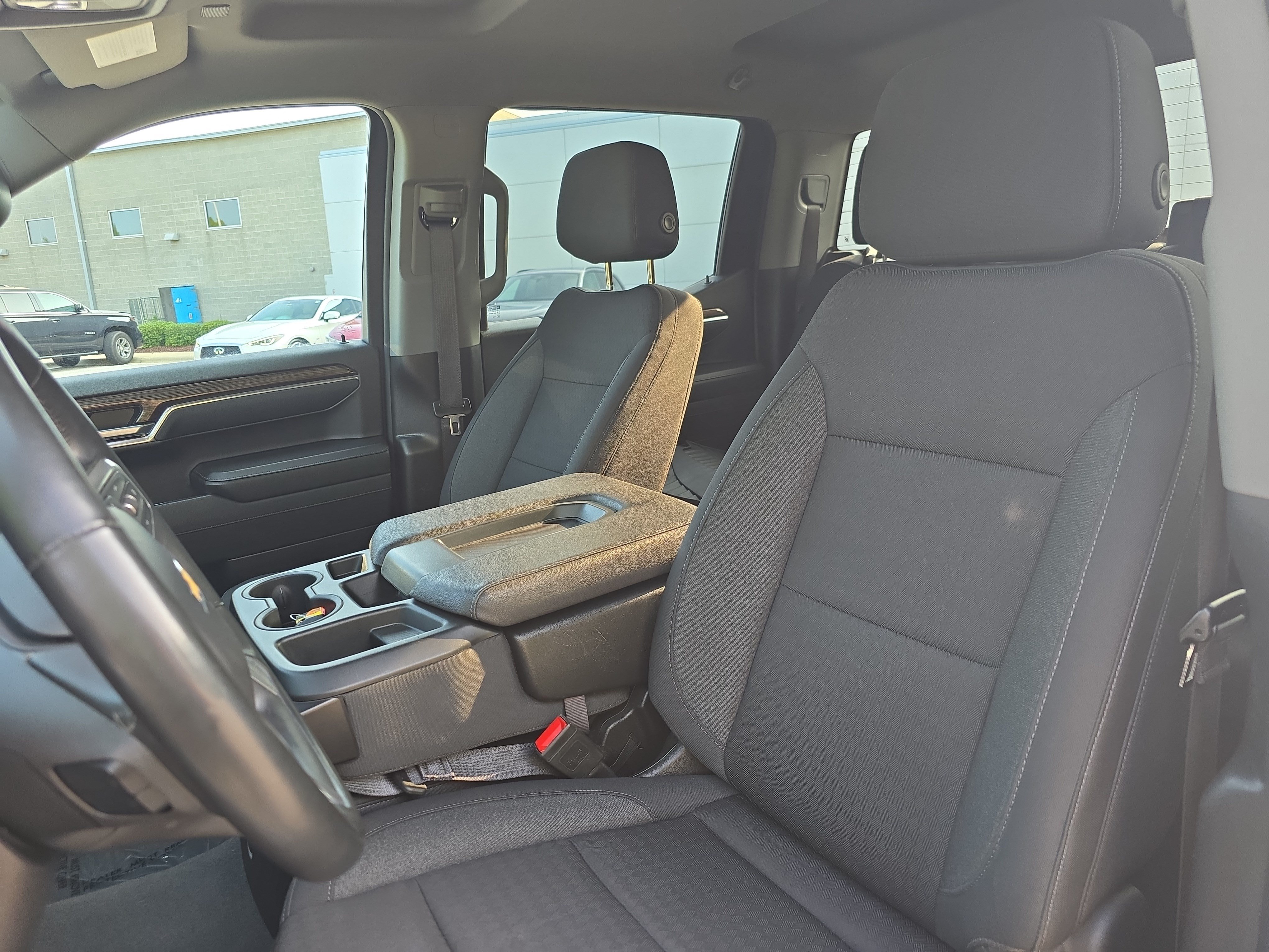 Used 2025 Chevrolet Silverado 1500 LT RWD image 14