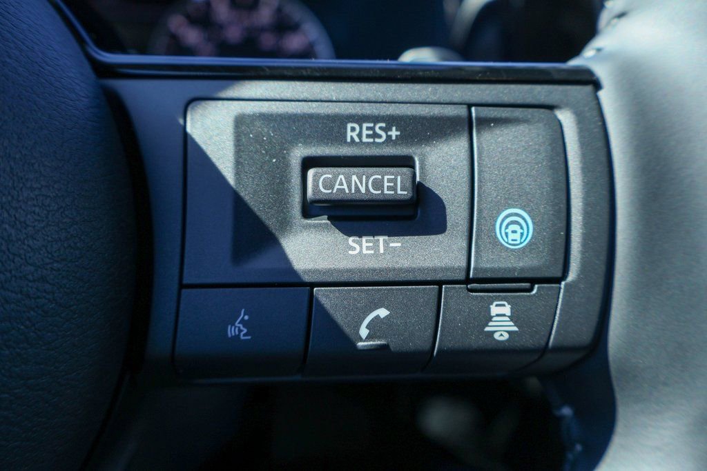 New 2025 Nissan Pathfinder SL image 11