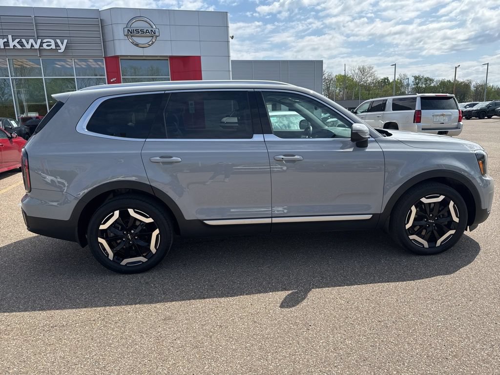 Used 2023 Kia Telluride EX X-Line AWD/4WD image 8