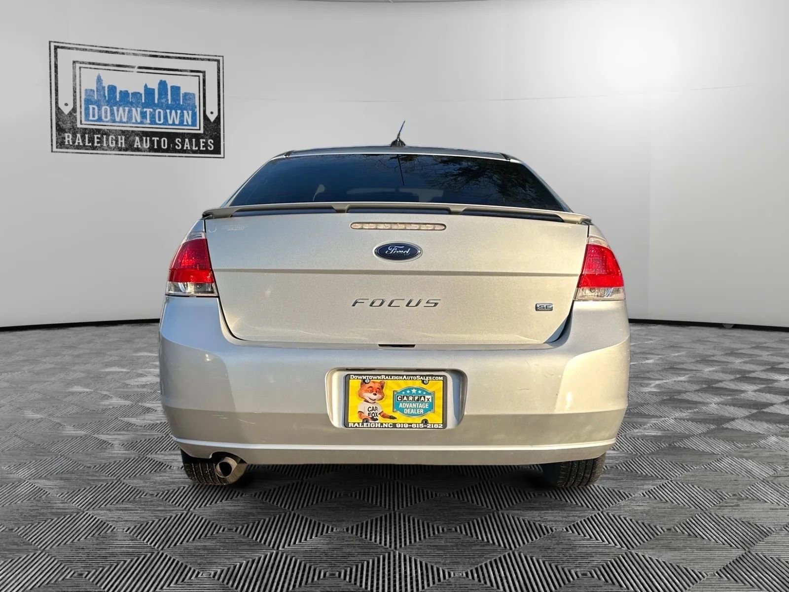 Used 2010 Ford Focus SE image 7