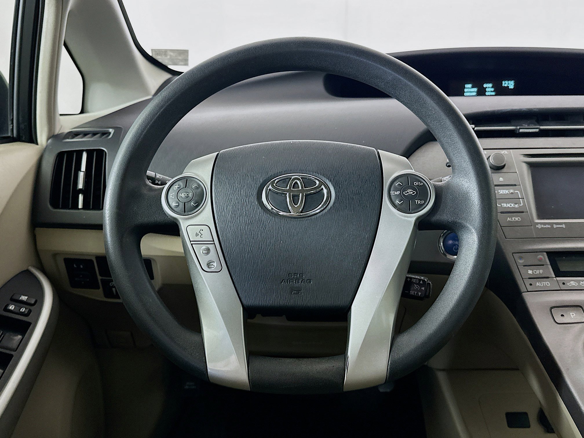 Used 2015 Toyota Prius Three w/ Preferred Accessory Package FWD image 17