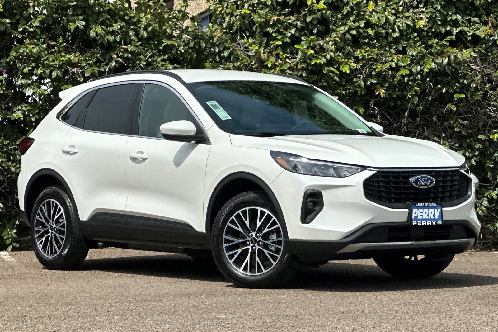 New 2025 Ford Escape SE