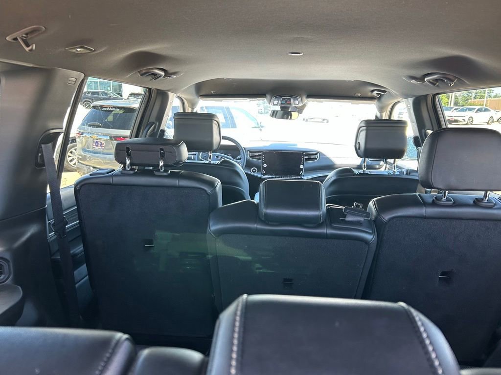 Used 2024 Jeep Wagoneer Series II w/ Flexible Seating Group RWD image 7