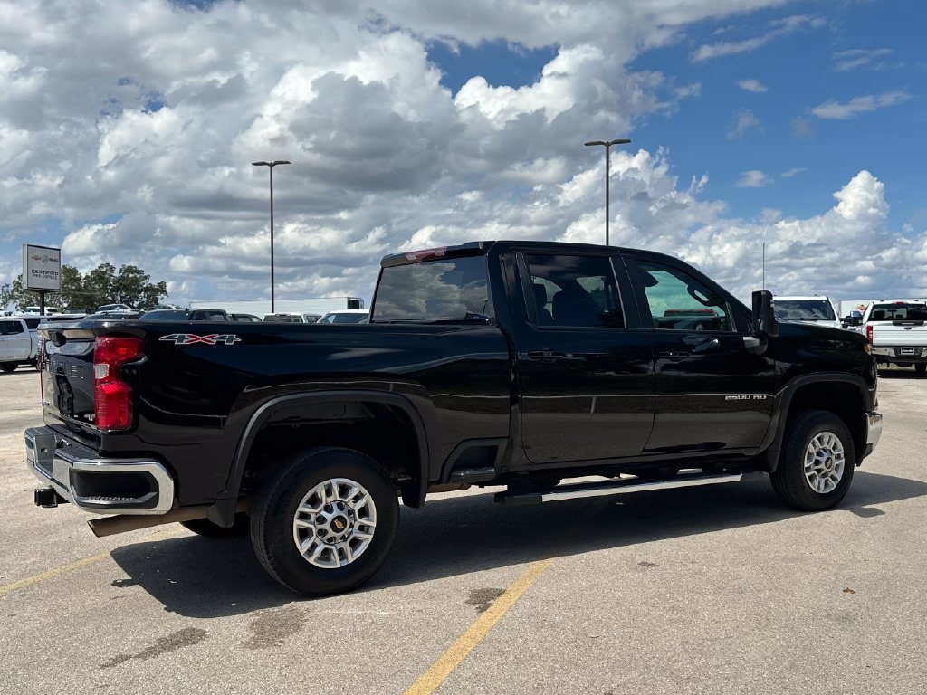 Used 2025 Chevrolet Silverado 2500 LT w/ Convenience Package AWD/4WD image 5