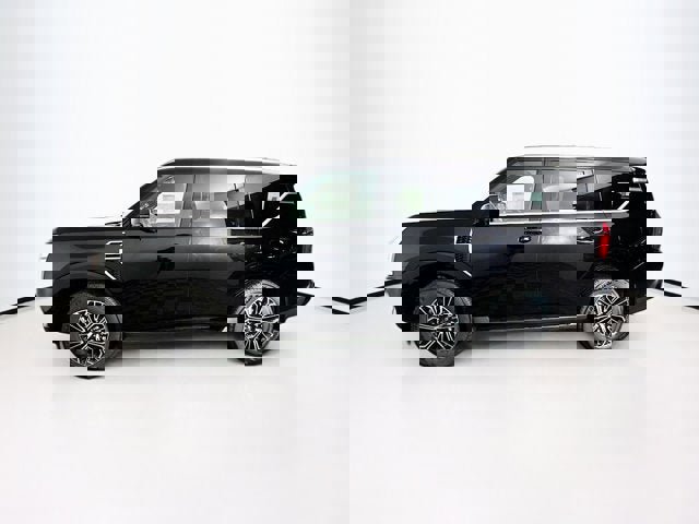 New 2025 Nissan Armada SL w/ Captain's Chari Seat Package image 8