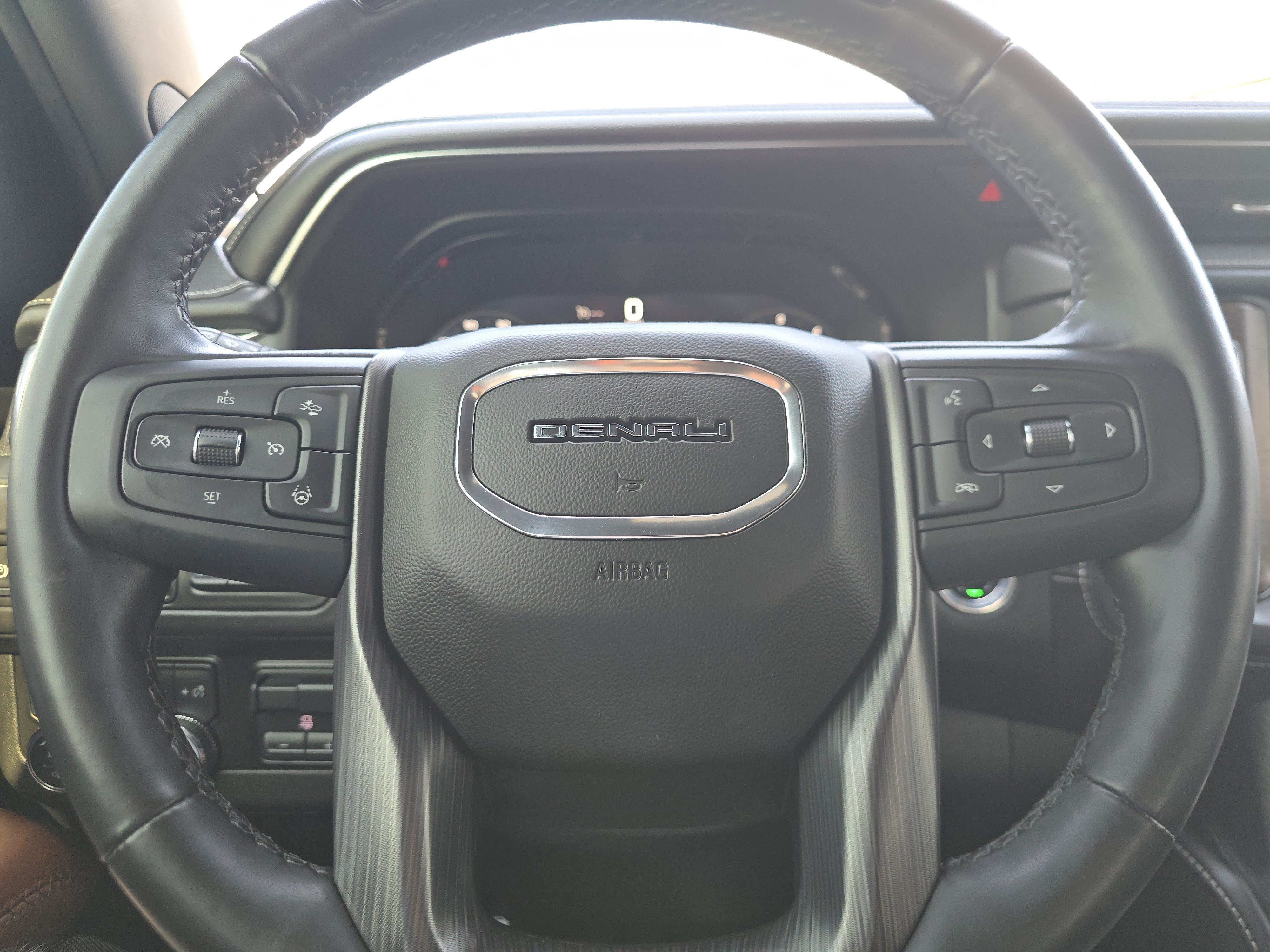 Used 2023 GMC Yukon Denali Ultimate AWD/4WD image 25