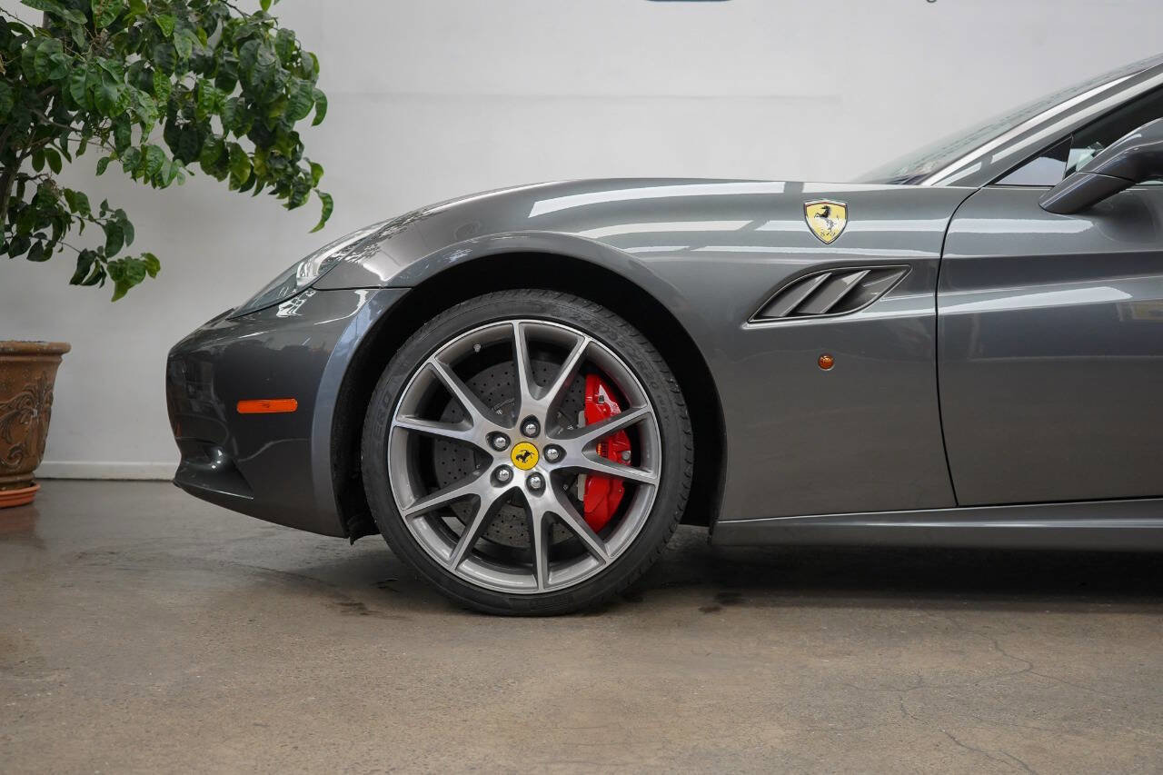 Used 2011 Ferrari California Base 2dr Convertible image 8