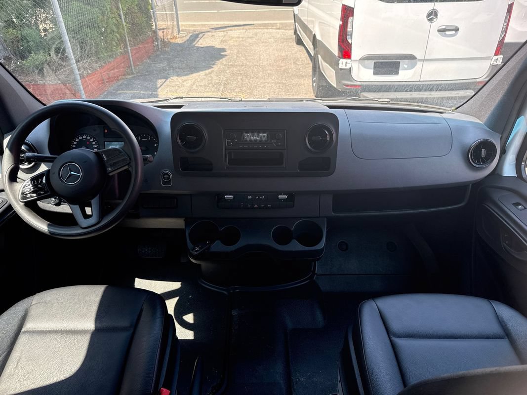 Used 2021 Mercedes-Benz Sprinter 2500 image 19