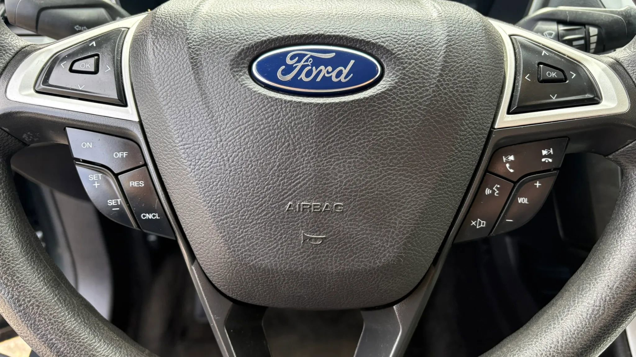 Used 2016 Ford Fusion SE image 18