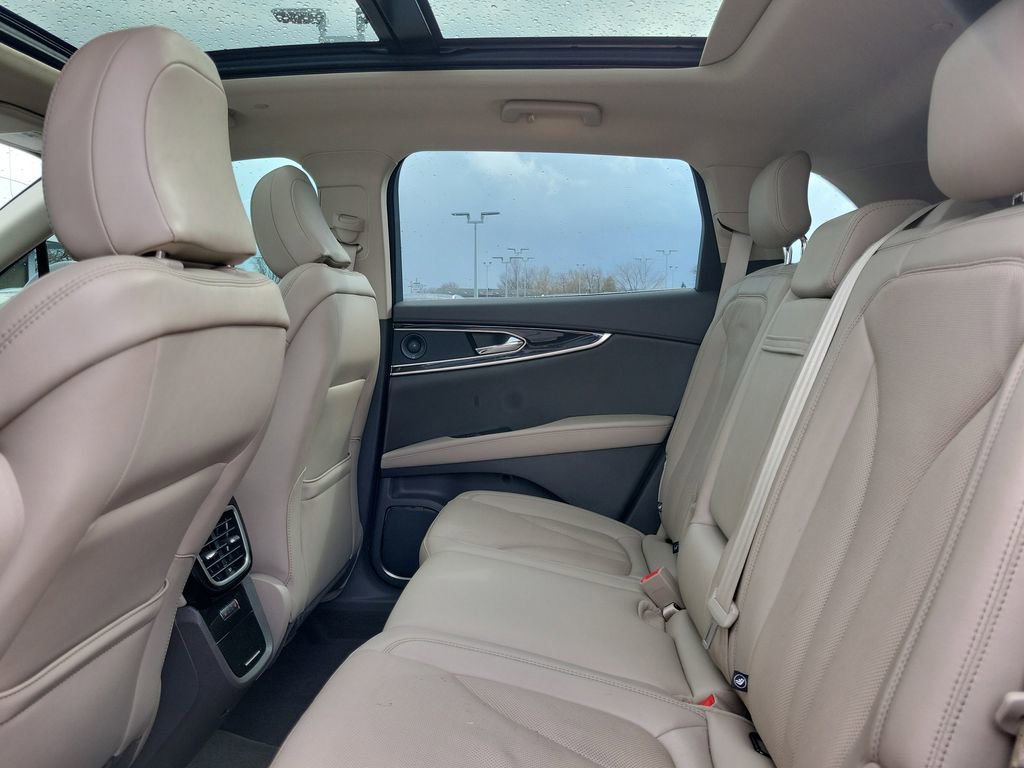 Certified 2022 Lincoln Nautilus Reserve w/ Equipment Group 201A image 14