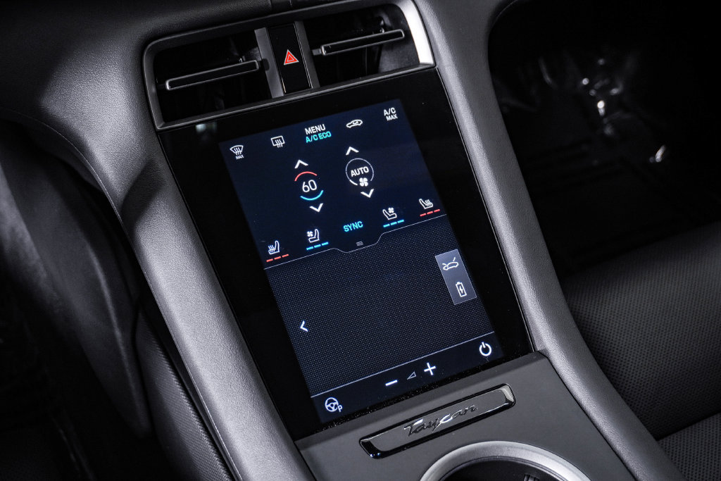 Certified 2025 Porsche Taycan AWD/4WD image 24