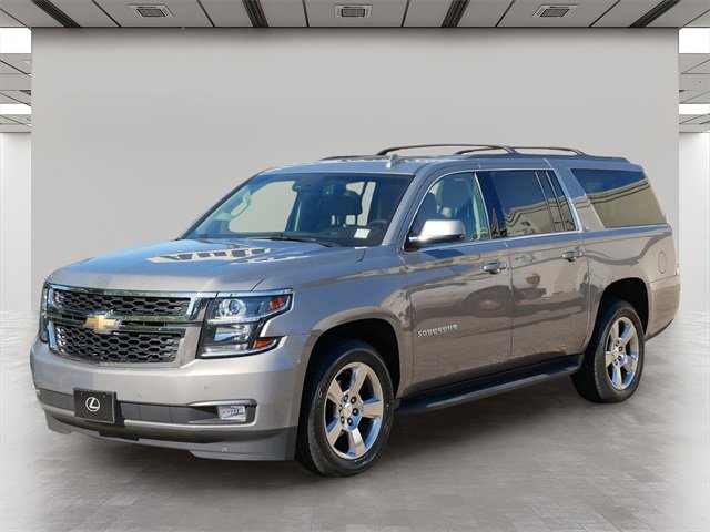 Used 2017 Chevrolet Suburban LT image 2
