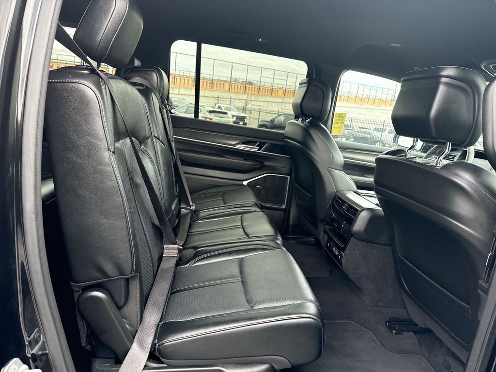 Used 2024 Jeep Wagoneer L Series III w/ Flexible Seating Group image 27