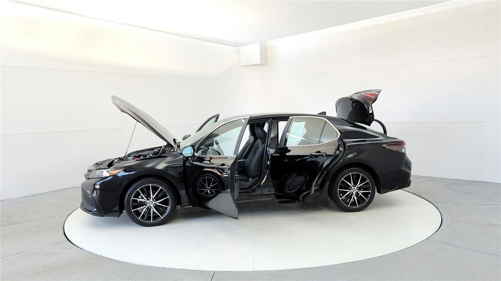 Certified 2024 Toyota Camry SE w/ Cold Weather Package FWD image 10