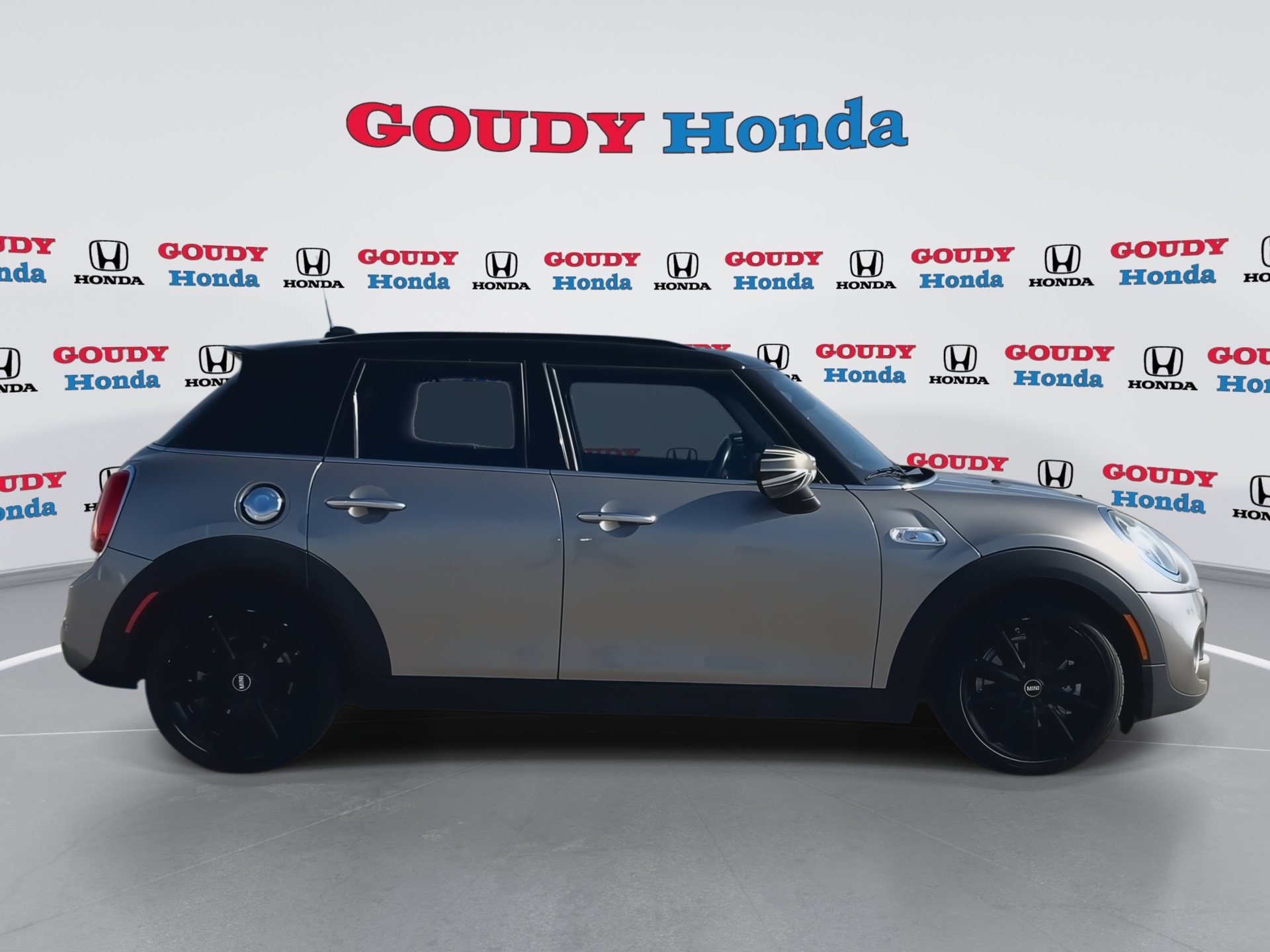 Used 2020 MINI Cooper S FWD image 9