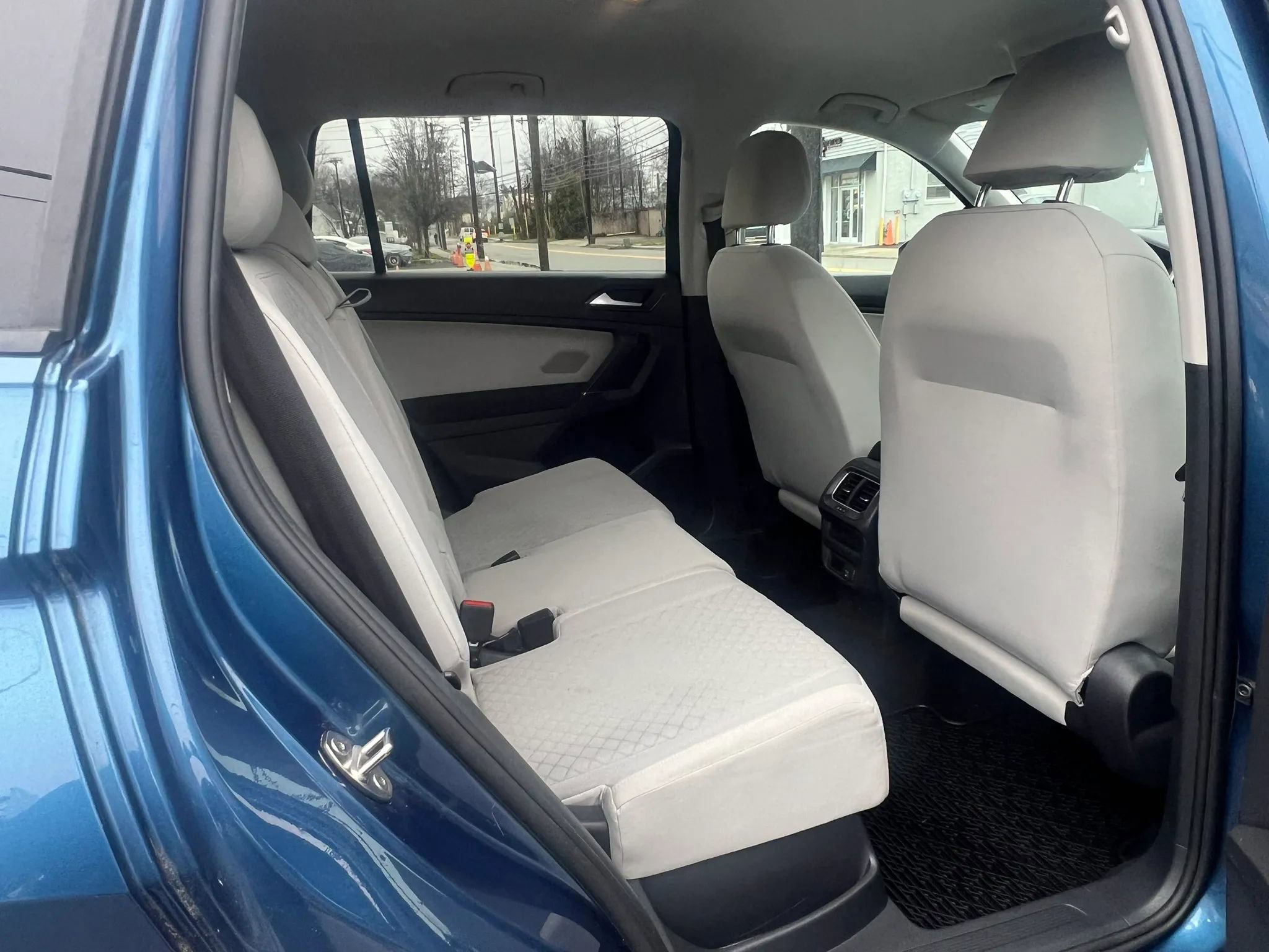 Used 2018 Volkswagen Tiguan S image 29