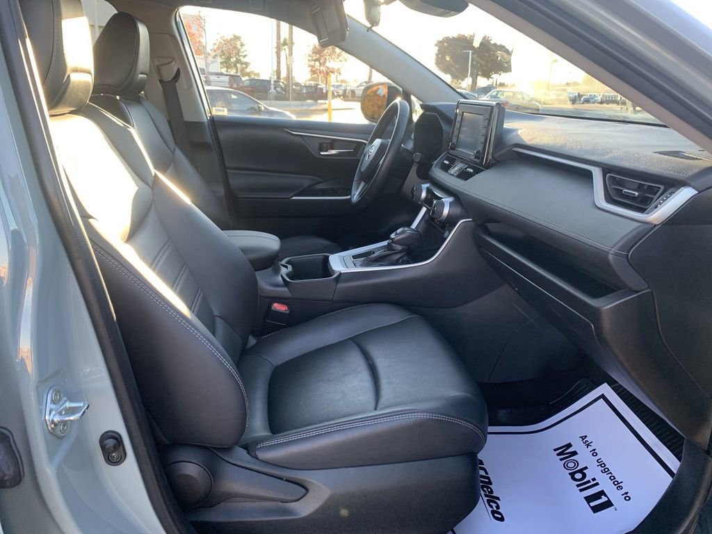 Used 2022 Toyota RAV4 XLE Premium image 26