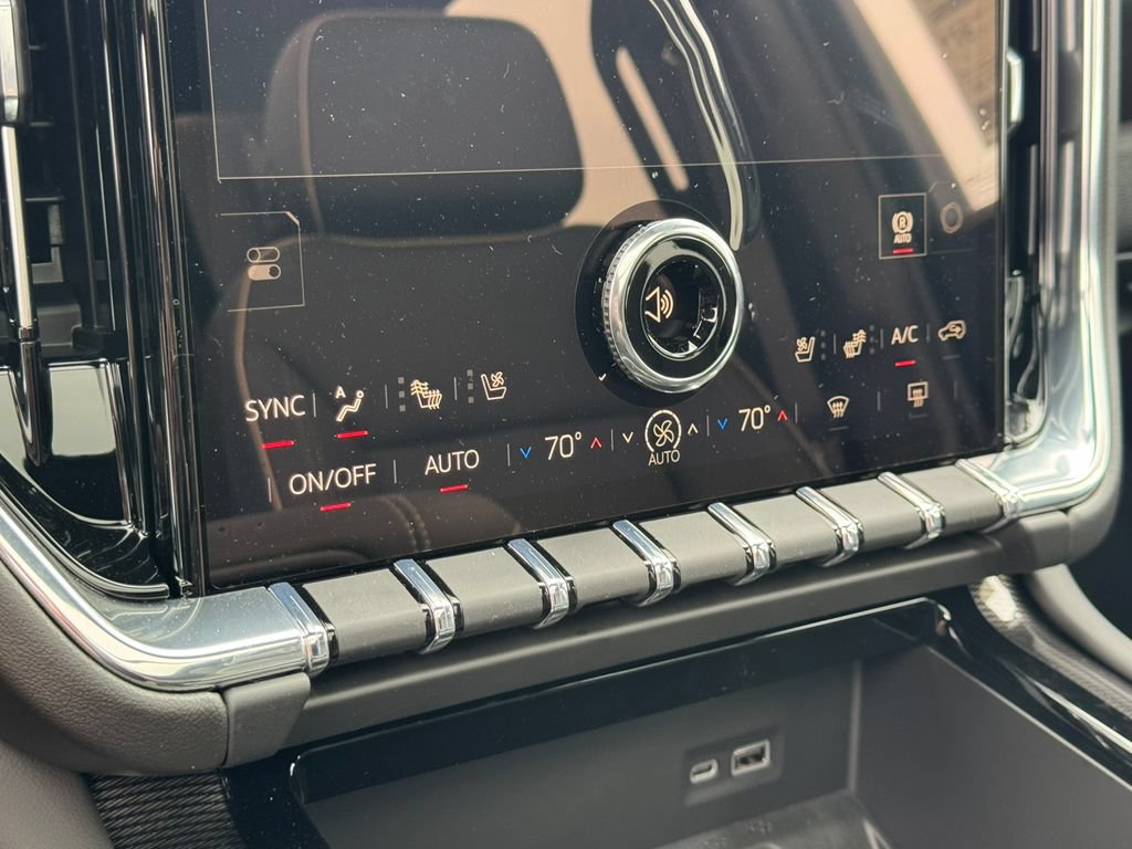 New 2026 GMC Yukon XL Elevation w/ Elevation Premium Package AWD/4WD image 36