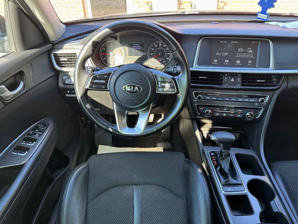 Used 2019 Kia Optima S image 12