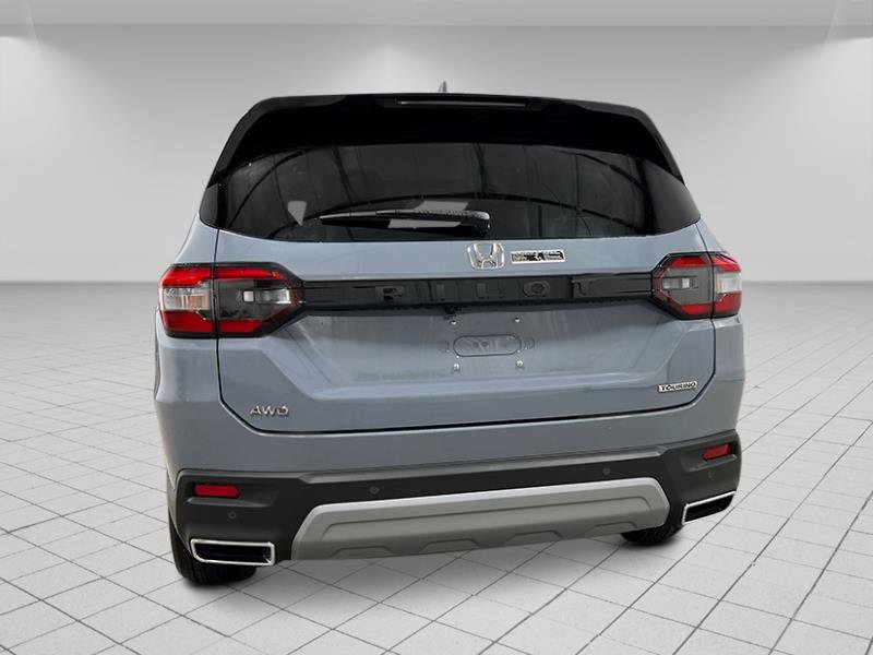 New 2025 Honda Pilot Touring image 4