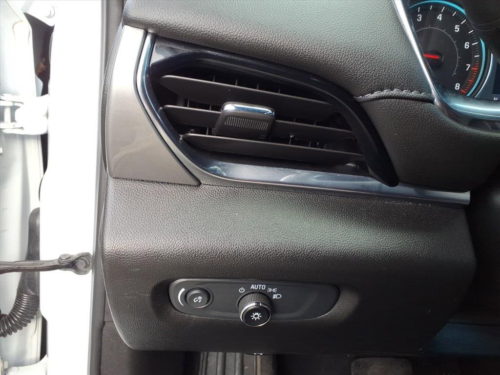 Used 2022 Chevrolet Traverse LT image 30