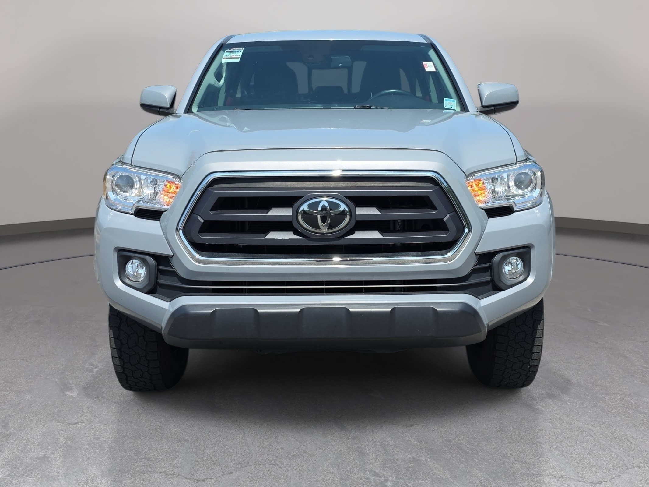 Used 2021 Toyota Tacoma SR5 AWD/4WD image 2
