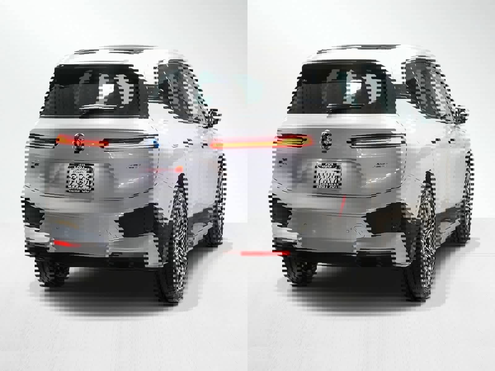 Used 2025 BMW iX xDrive50 w/ Sport Package image 5