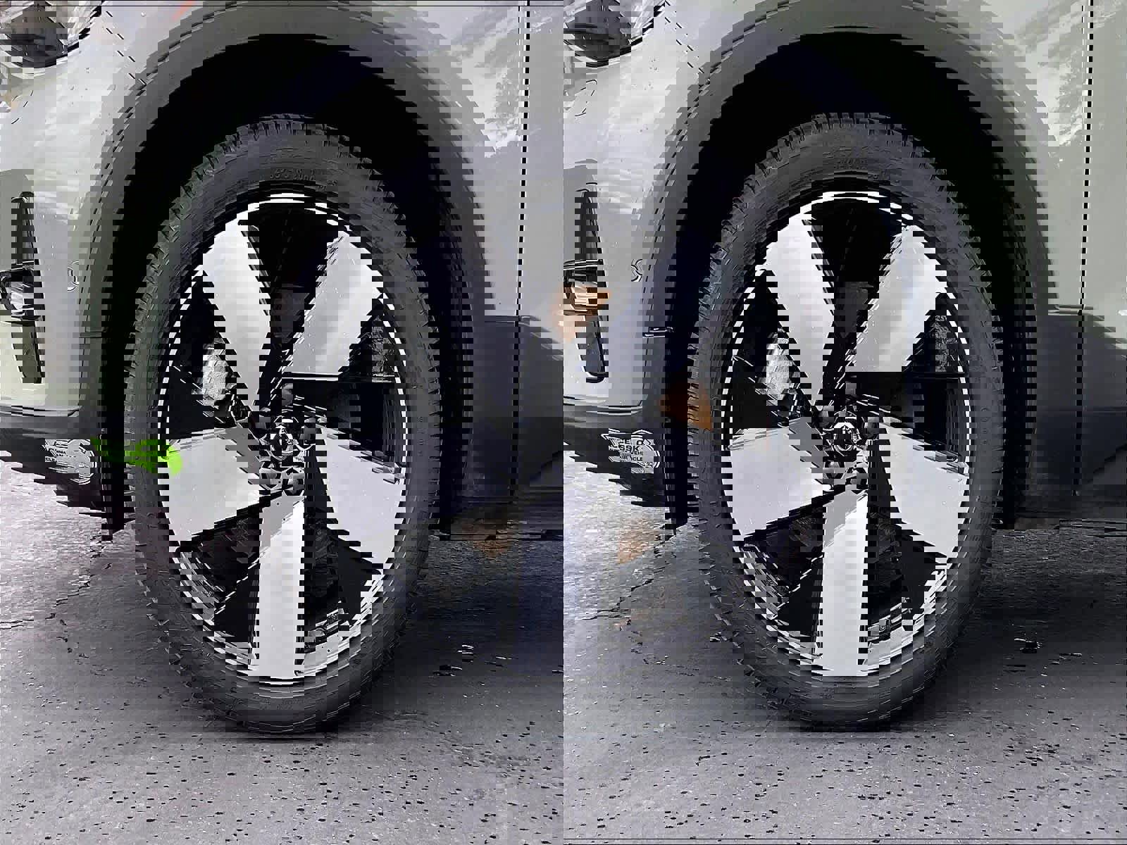 Used 2023 Volvo C40 P8 Recharge Ultimate image 12