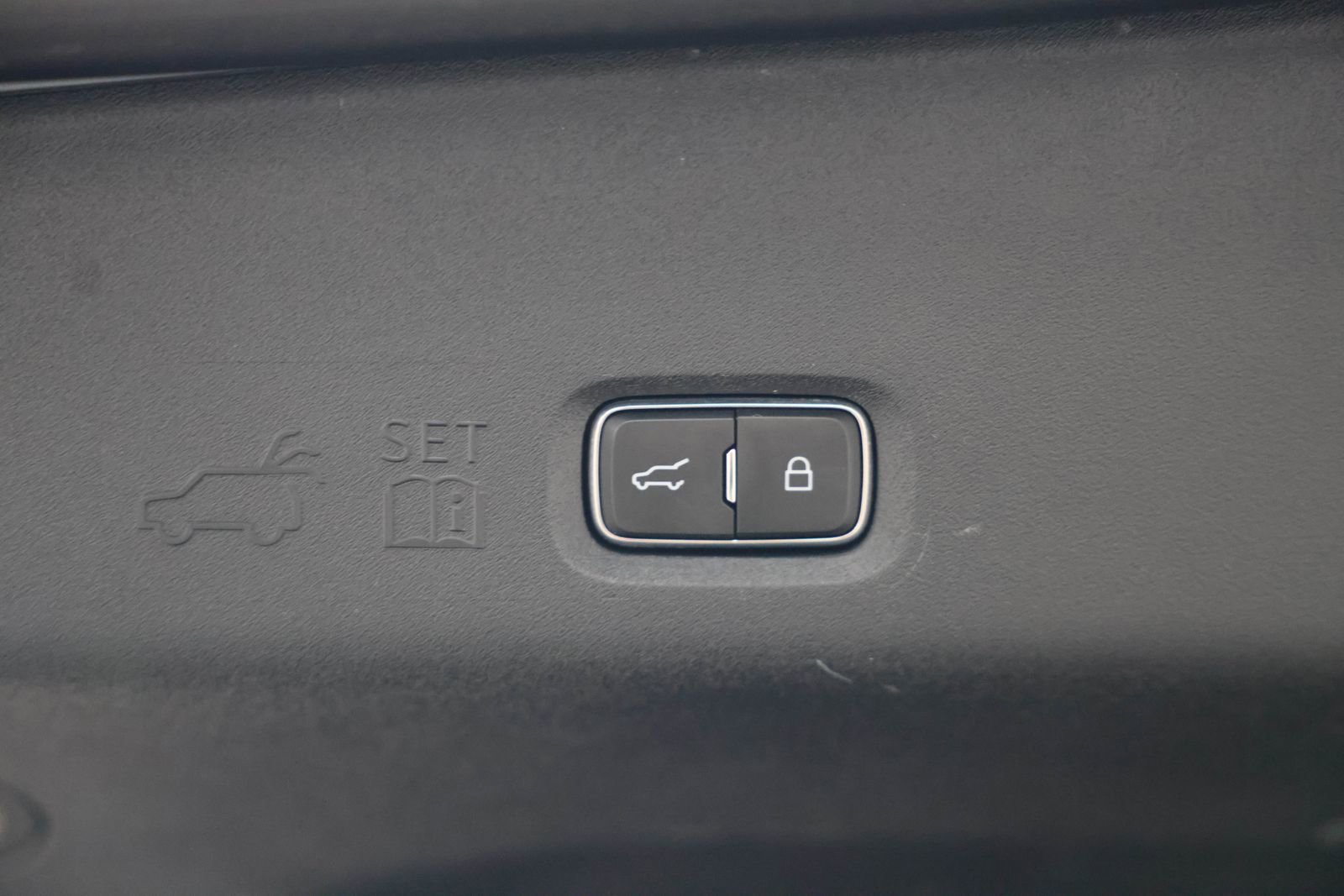 Certified 2025 Ford Expedition Active AWD/4WD image 17