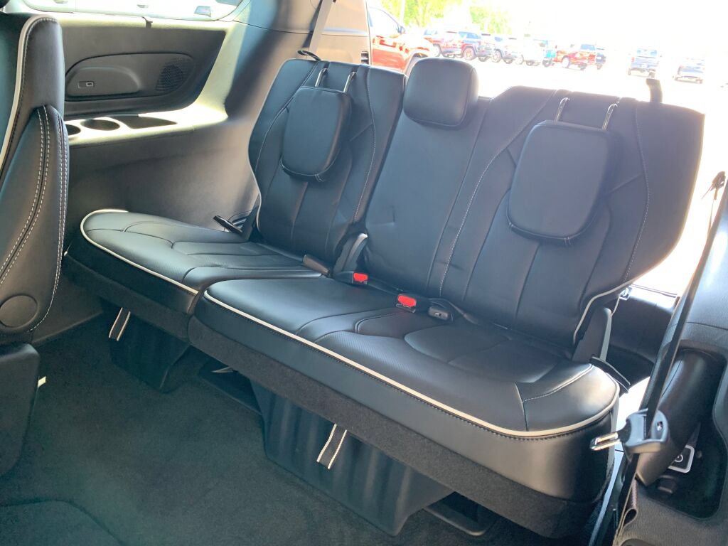 New 2027 Chrysler Pacifica Limited AWD/4WD image 27