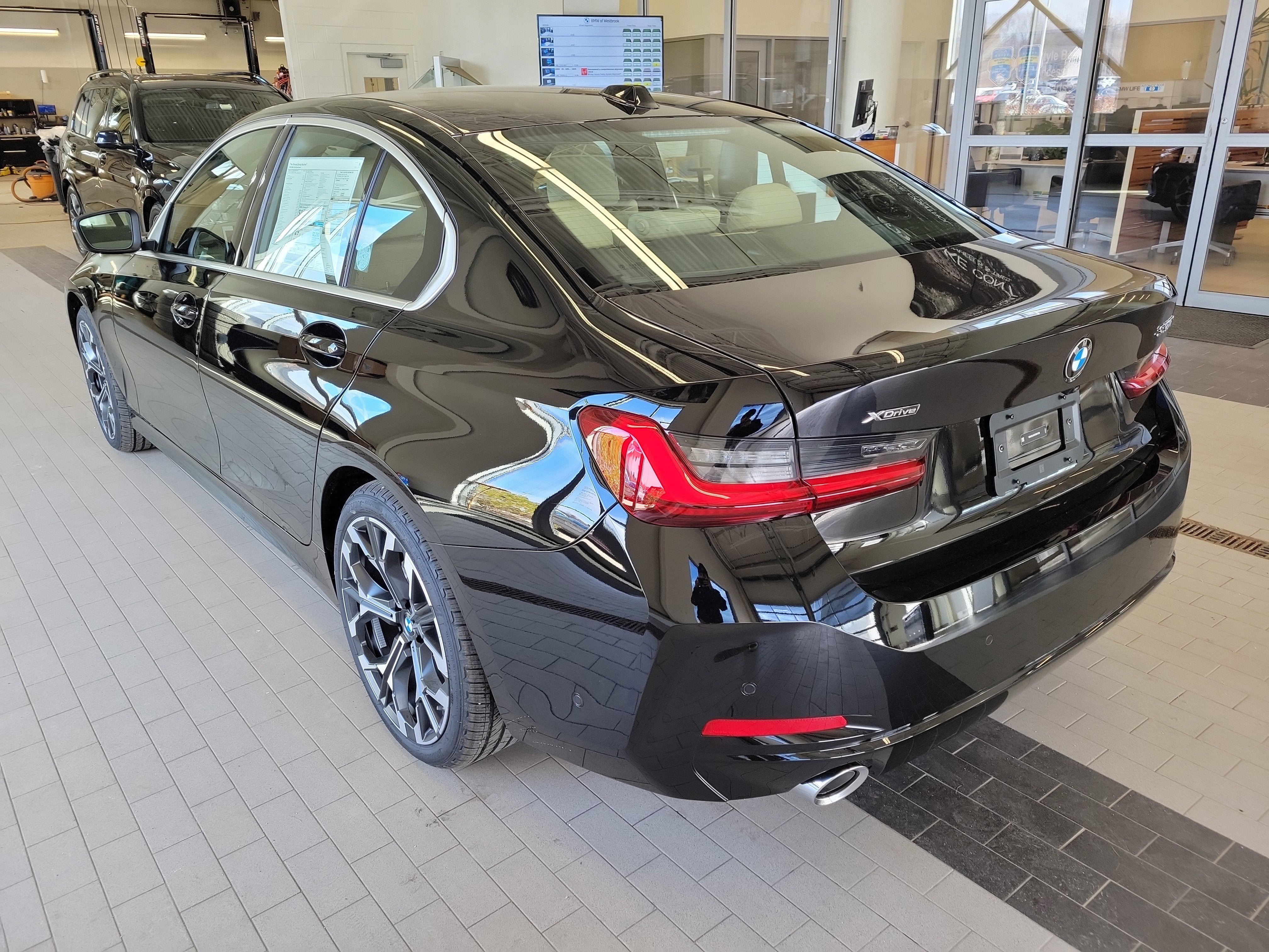 New 2026 BMW 330i xDrive Sedan w/ Convenience Package AWD/4WD image 5