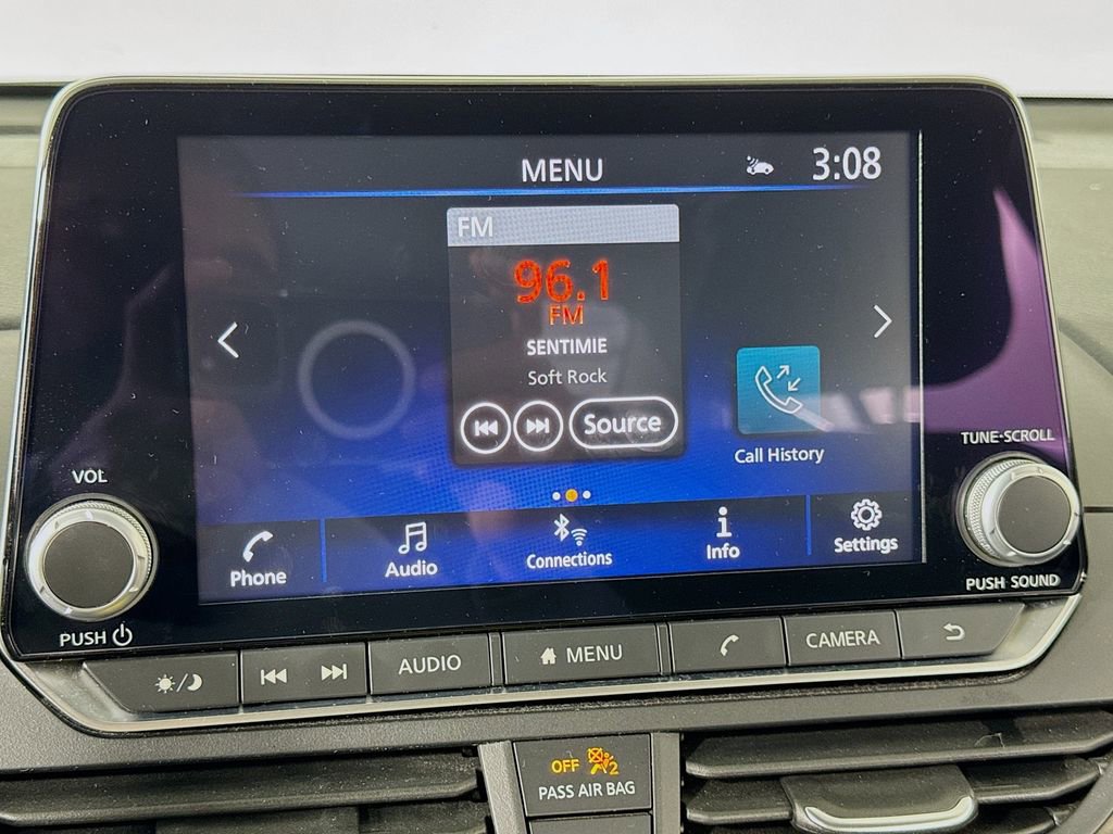 Used 2025 Nissan Altima 2.5 SV image 32