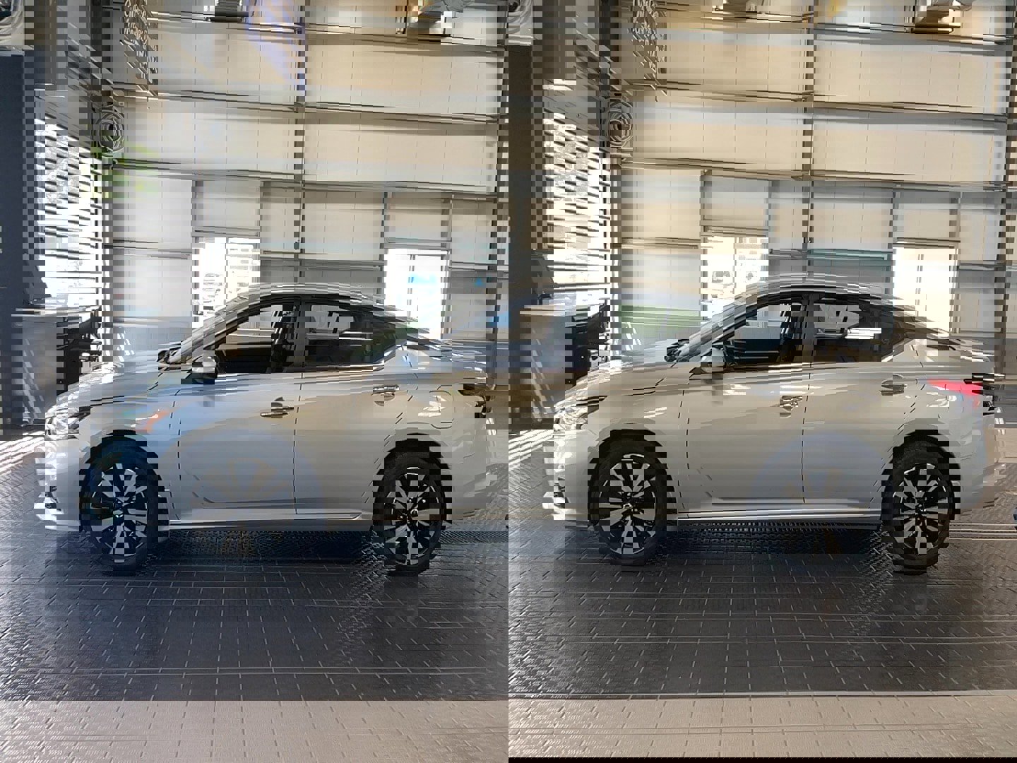 Used 2022 Nissan Altima 2.5 SV image 4