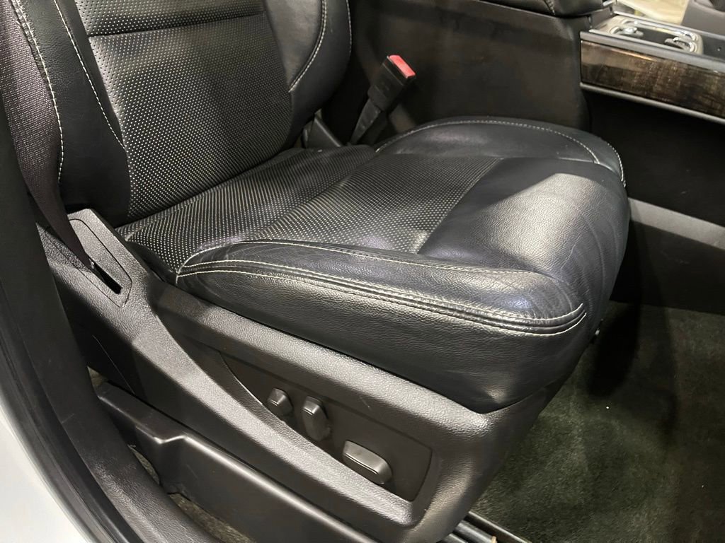 Used 2015 GMC Sierra 2500 Denali w/ Duramax Plus Package image 16