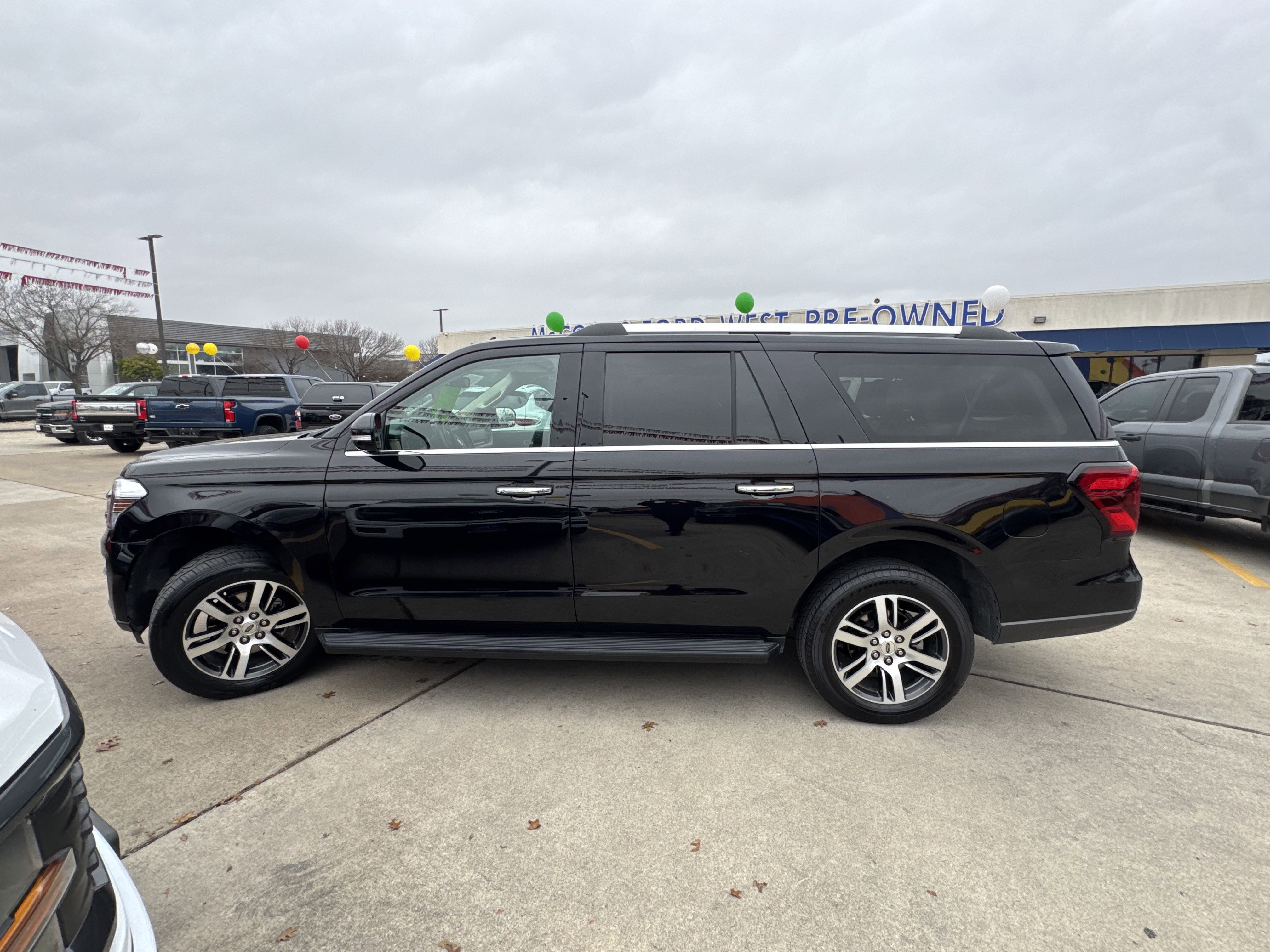 Used 2024 Ford Expedition Max Limited image 12