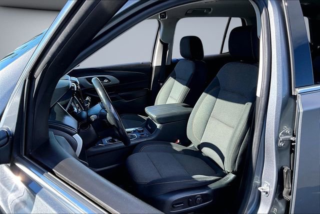 Used 2021 Chevrolet Traverse LT image 21