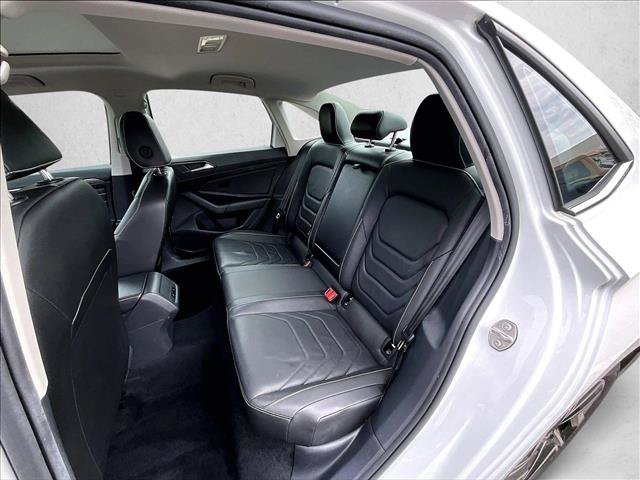 Used 2022 Volkswagen Jetta SEL FWD image 25